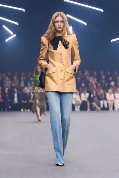 Look 23